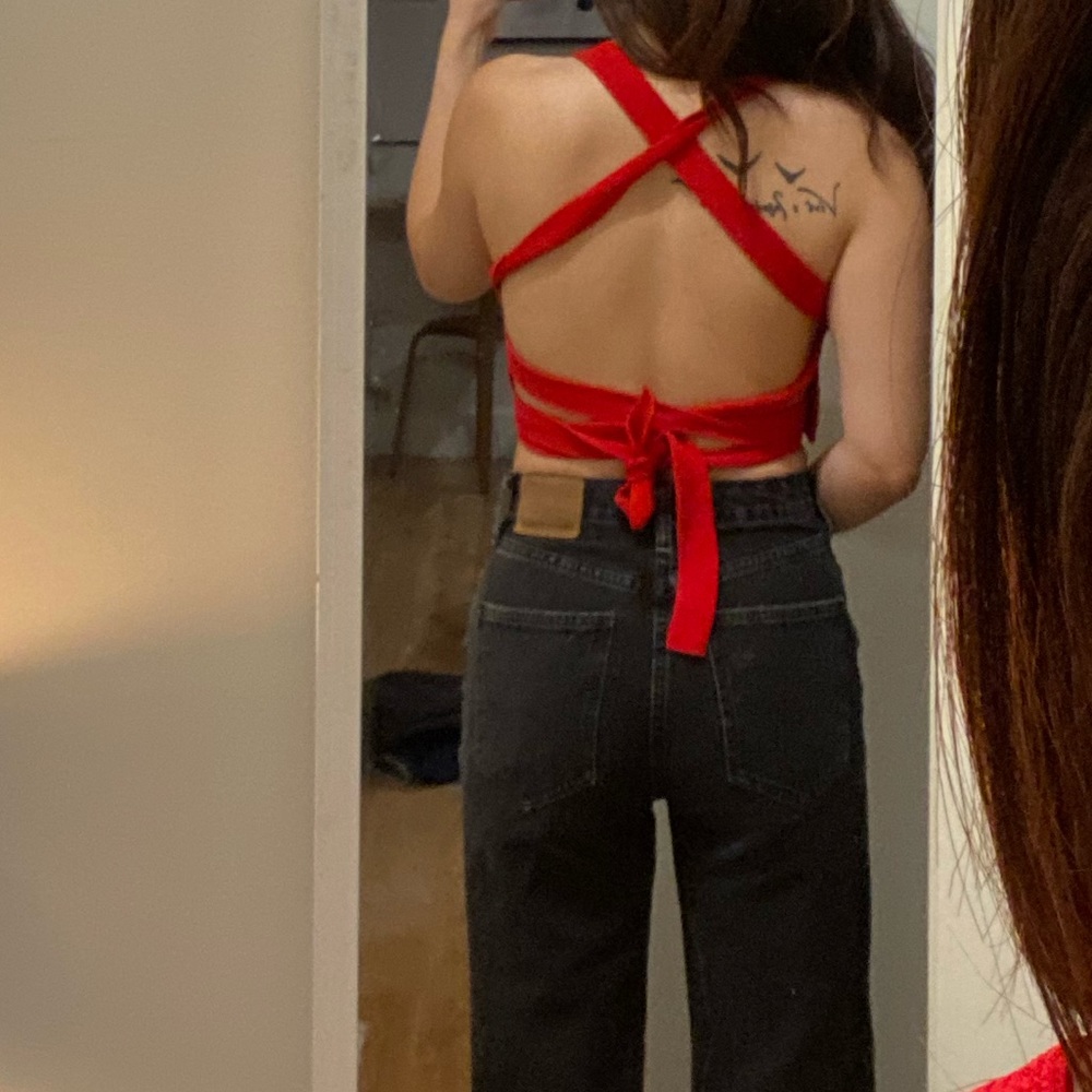 Aritzia red top - never worn